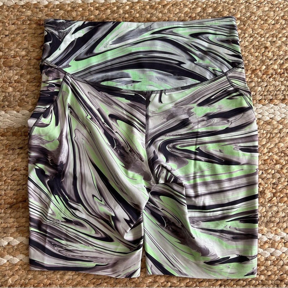 Lululemon Base Pace High-Rise Short 8" Paint Glide Warp Multi - Picture 3 of 13